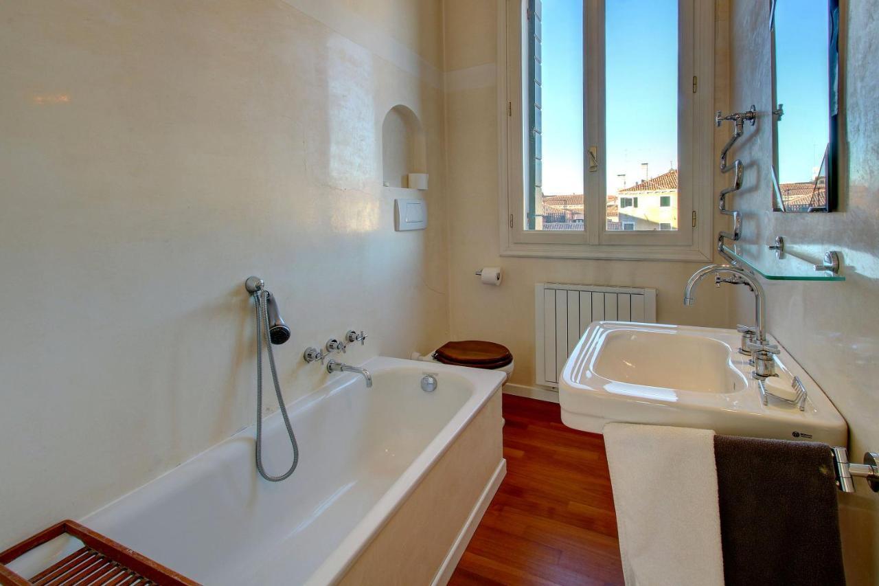 WONDERFUL-CANAL-VIEW 4pax Wi-Fi aircond Venezia Esterno foto